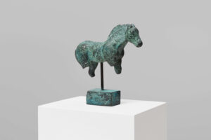 Swaantje Güntzel, Bronzepferd, 2021, Foto Tobias Hübel, VG Bild-Kunst Bonn 2022 (1)